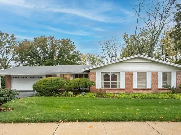 1527 Craig Rd, Saint Louis, MO 63146