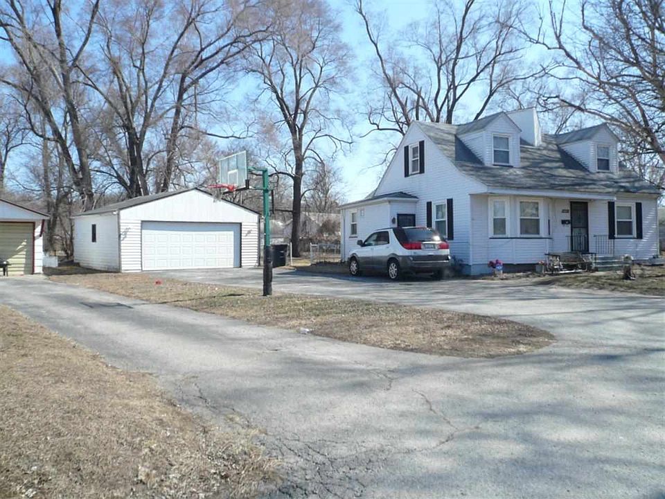 2nd image of 2129 10th St