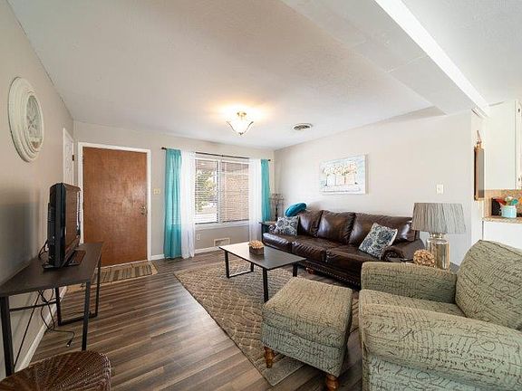 5th image of 125 Waneta Cir
