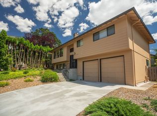 18590 Goetz Rd, Gladstone, OR 97027