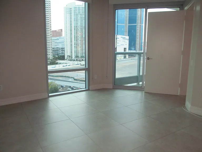 222 Karen Ave #1105 — Photo 30