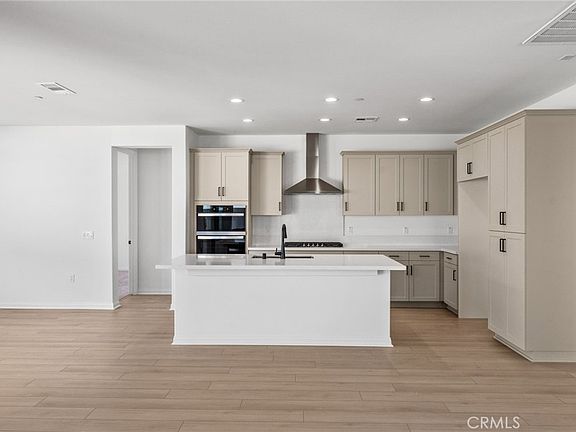 4th image of 25381 Violane Dr