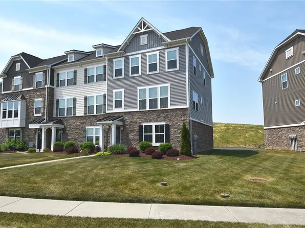 4054 Overview Dr, Canonsburg, PA 15317