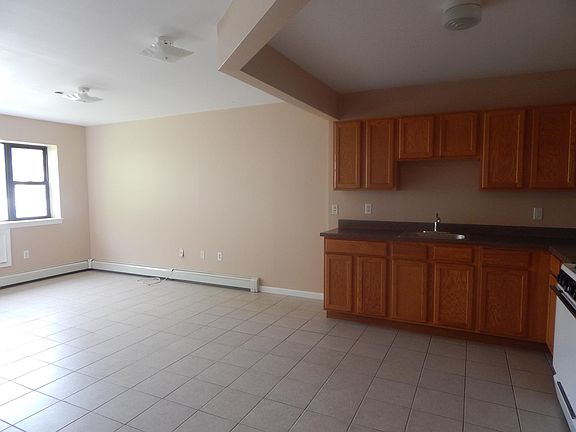 2nd image of 3144 Hull Ave