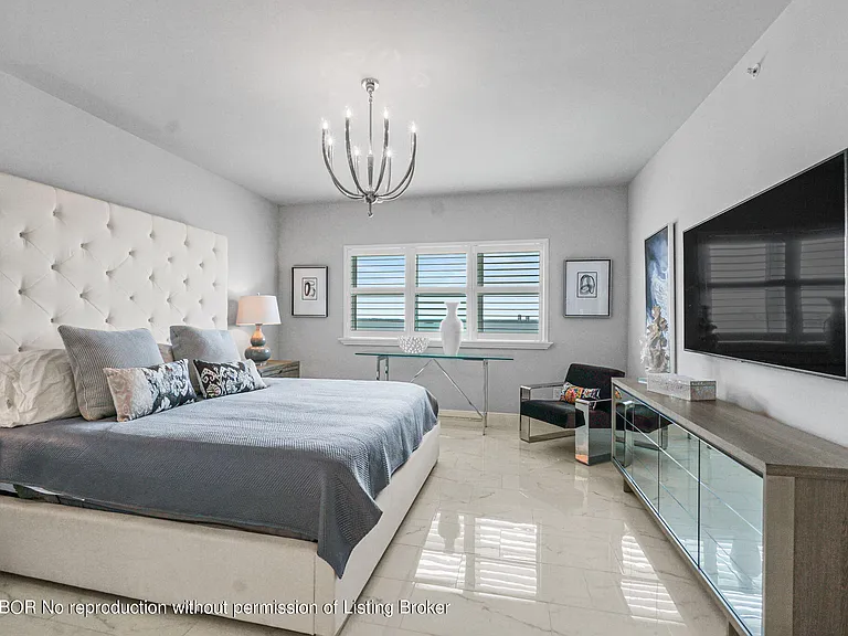 2650 Lake Shore Dr #1203 — Photo 17