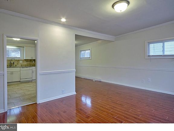 3rd image of 305 W Maiden Ln