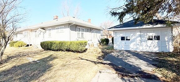 3rd image of 6001 N Park Ave