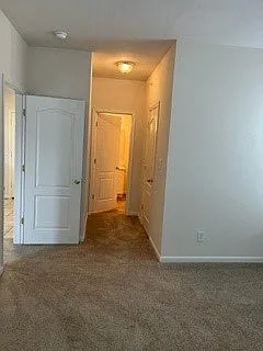 Clairmont — Photo 29