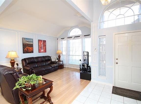 2nd image of 4249 Oak Grove Dr