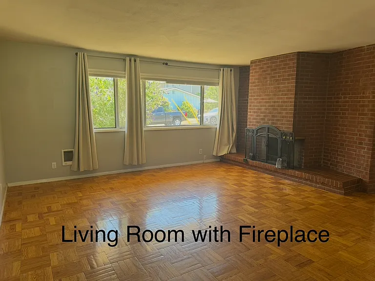 5230 NE Laurel Dr — Photo 8
