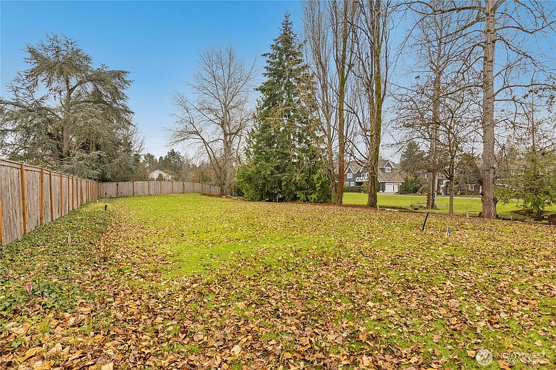 3rd image of 2540 39th Avenue E #5