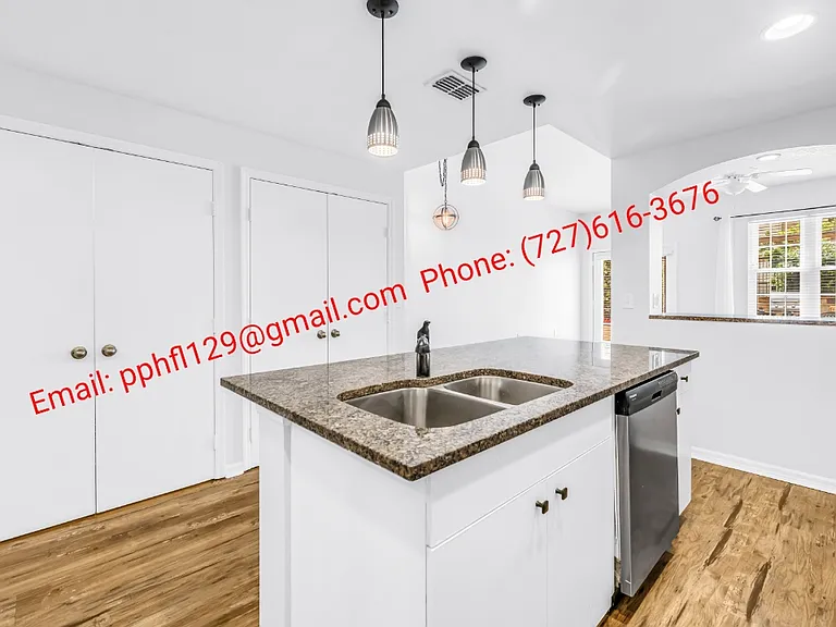 100 4th Ave S #129 — Photo 6