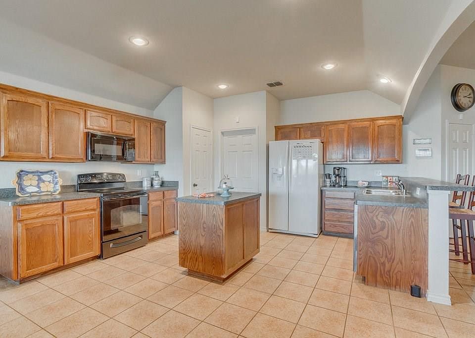 786 Ruby Ct, Burleson, TX 76028 | Zillow