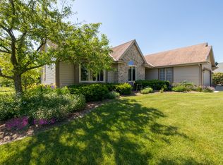 6440 River Ct, West Bend, WI 53095