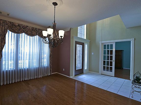 4th image of 4406 Tarlton Way