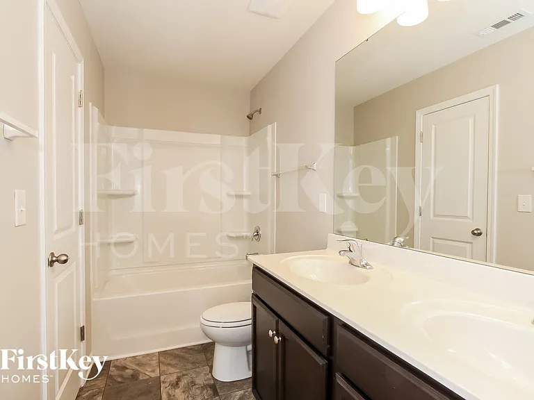 165 N Cromwell Dr — Photo 9