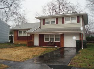 6 Cornwall Dr, Newark, DE 19711