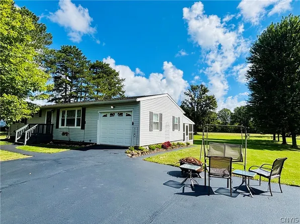 6990 N Division Street Rd, Auburn, NY 13021