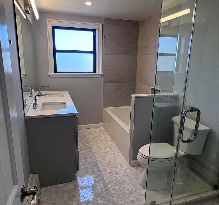 1st image of 2540 Colden Avenue