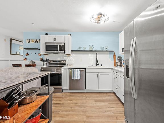 5th image of 2713 Antonio Dr Unit 204
