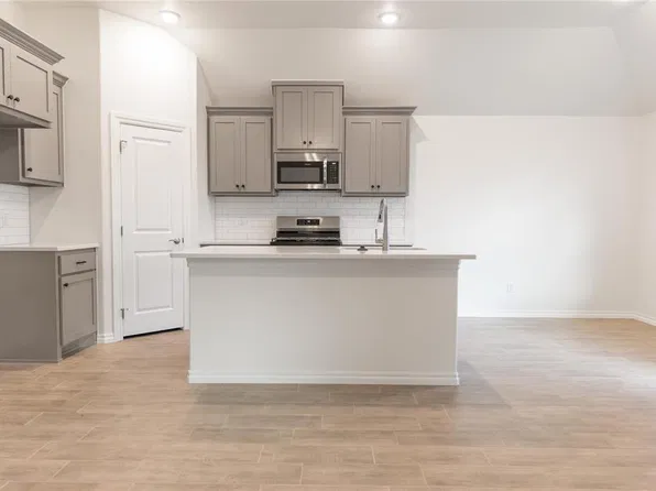 2208 NW 170th St, Edmond, OK 73012