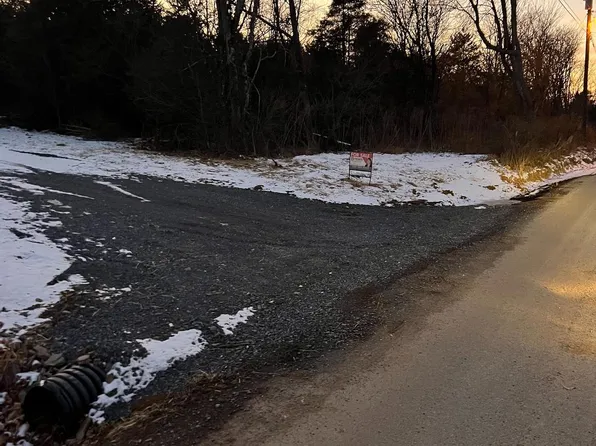 1 Martin Payne Rd, Kearneysville, WV 25430