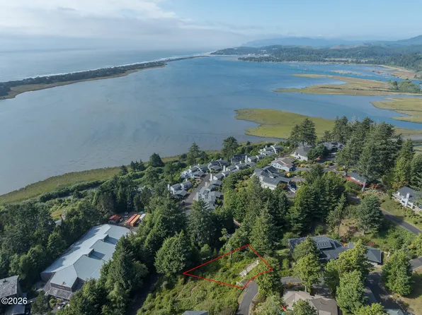 422 Surfview Dr, Gleneden Beach, OR 97388