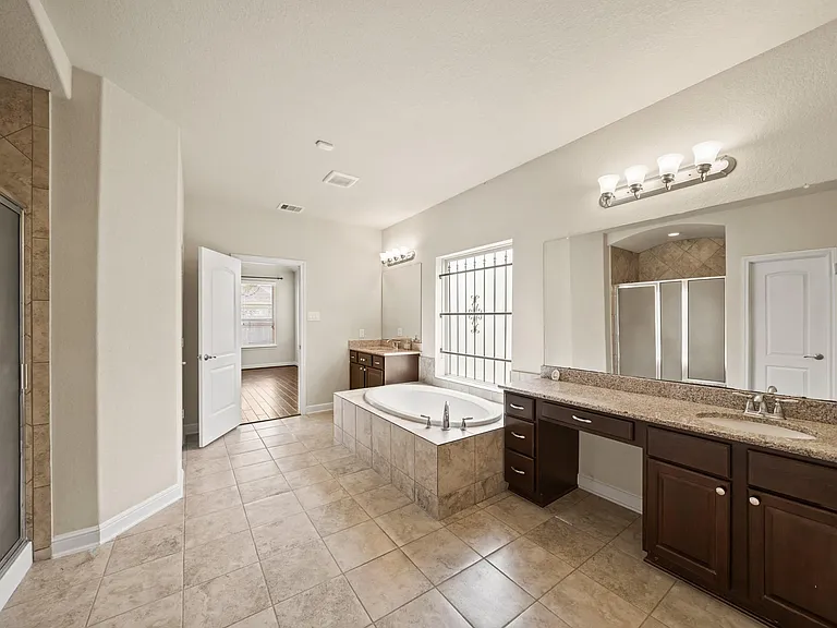 19119 Arcadia Cove Ct — Photo 15