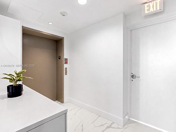 5th image of 16385 Biscayne Blvd Unit 1117