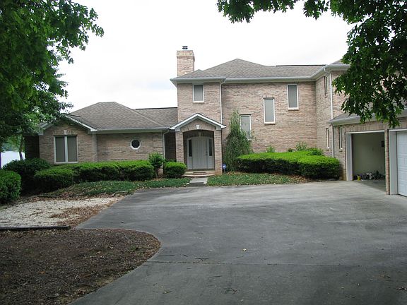3rd image of 599 Columbine Dr