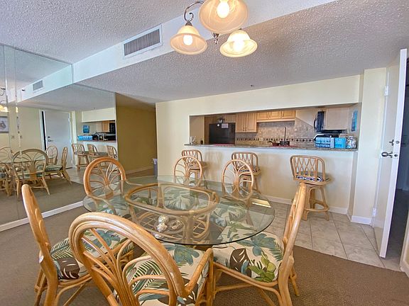 5th image of 9824 Queensway Blvd #204