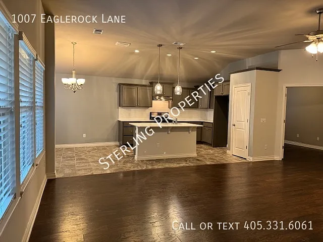 1007 Eaglerock Ln — Photo 10