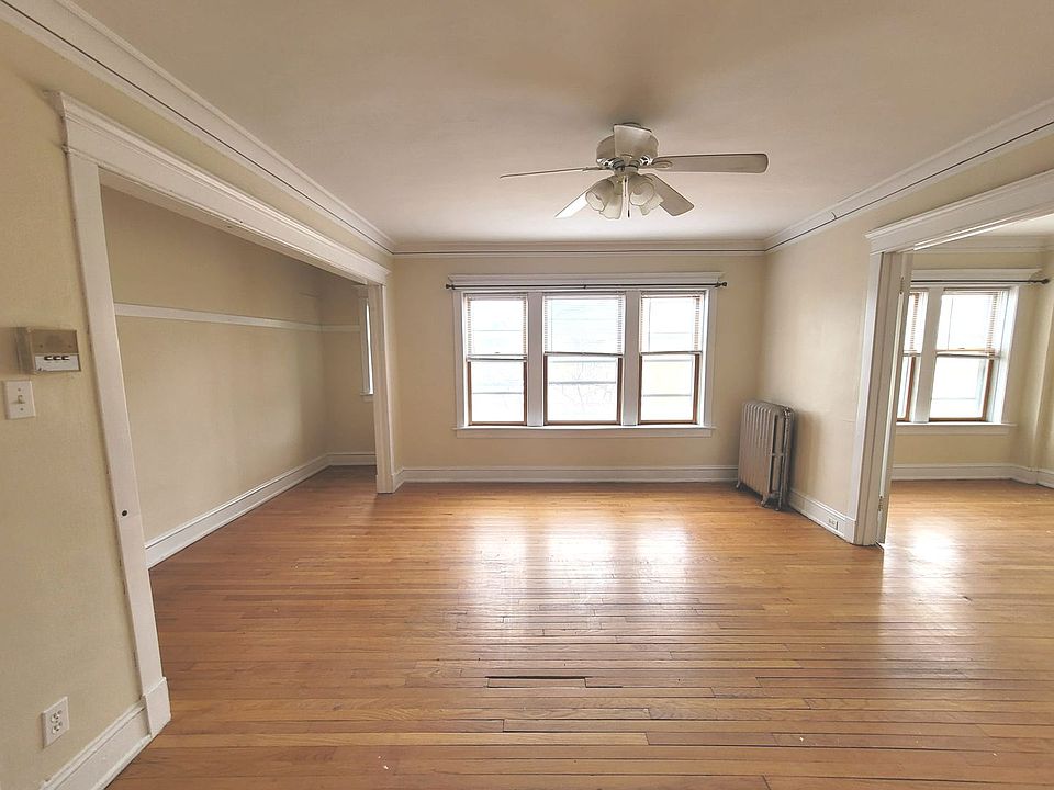 1st image of 1318 N Van Buren St APT 4