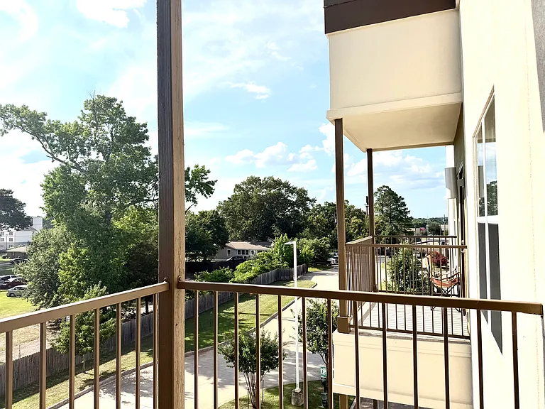 City Center Apartment Homes — Photo 7