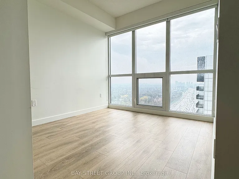 85 McMahon Dr #3605 — Photo 5