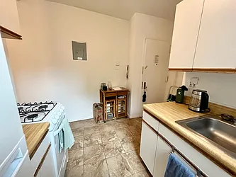 Rented by KNOCKKNOCK LLC