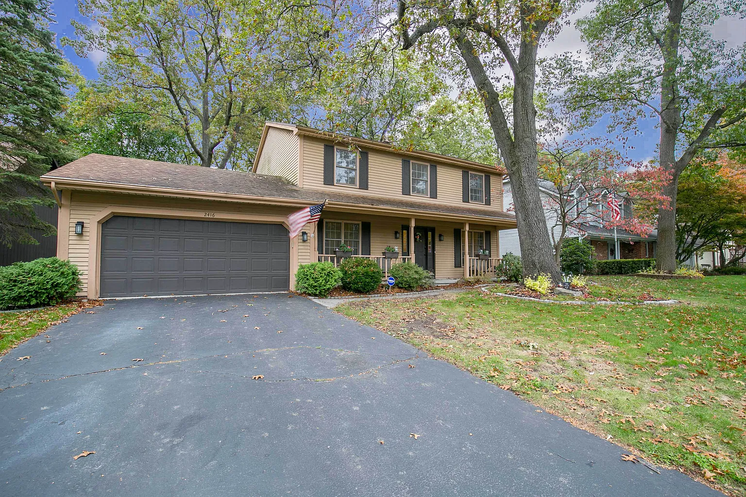 2416 Saint James Wood Blvd photo 1