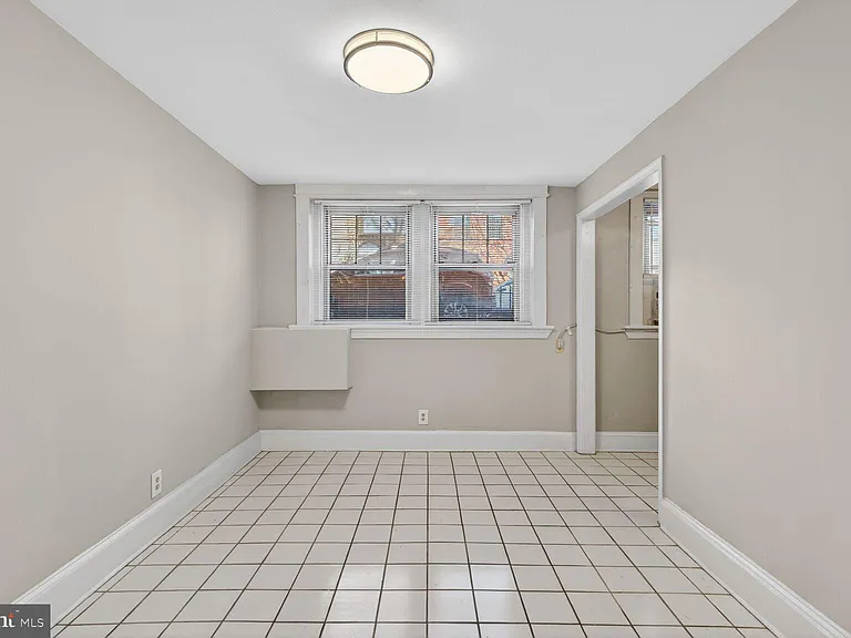 1820 Swann St NW #4 — Photo 5