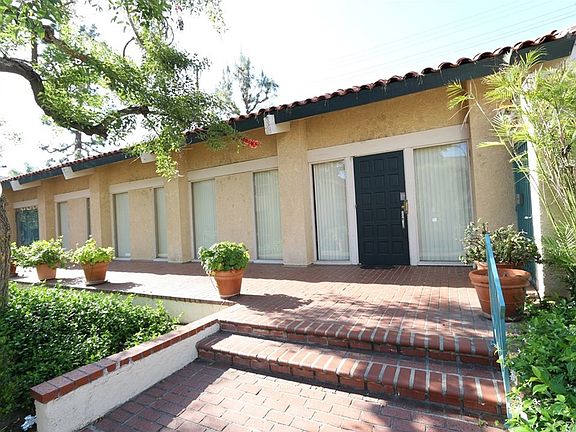 5th image of 18307 Burbank Blvd Unit 35
