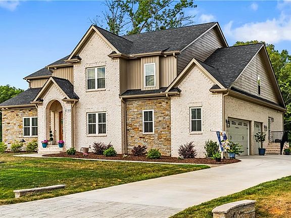 2nd image of 8198 Rob Roy Dr