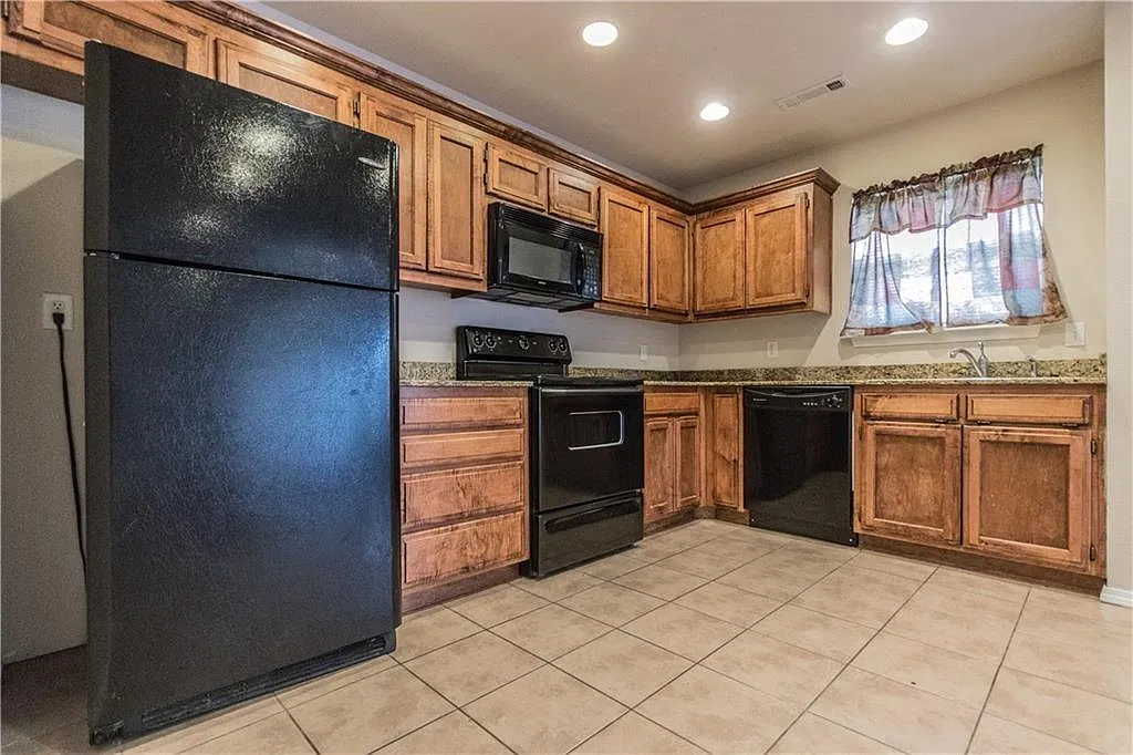 3 bed, 2.5 bath, 1482 sqft, $1,450 — Photo 4