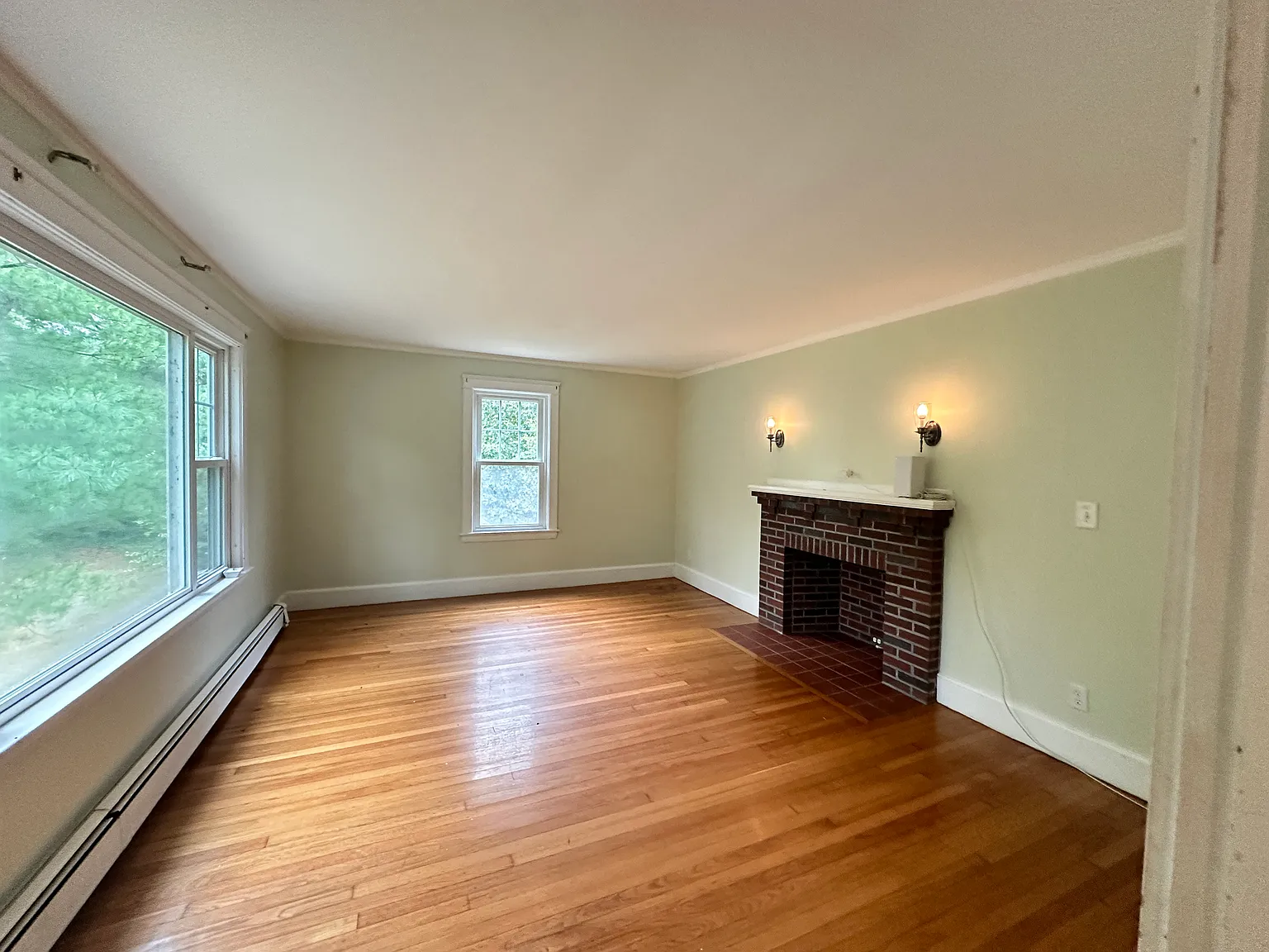 2 bed, 1350 sqft, $2,995 — Photo 3