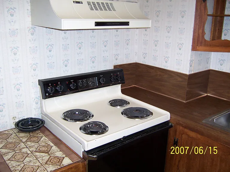 808 W Myrtle St — Photo 9