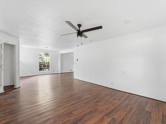 5th image of 2422 Chapis St