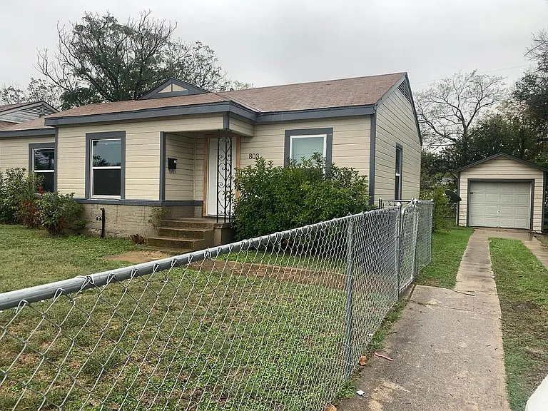 803 Conder St — Photo 1