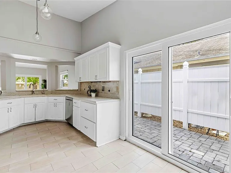 7795 Pine Trace Dr — Photo 15