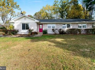 9 Plummer Ct, Germantown, MD 20876