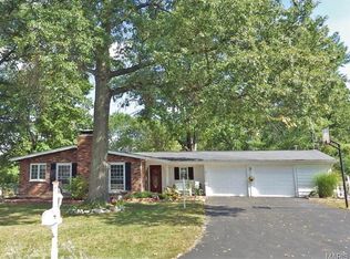 712 Pebbleshire Ln, Saint Louis, MO 63122