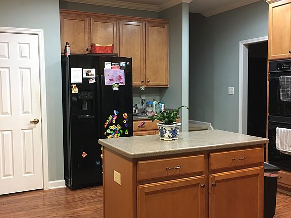 Island/pantry/fridge