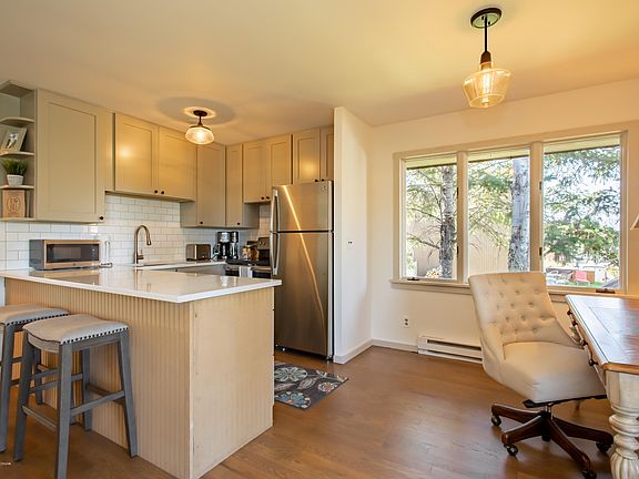 4th image of 465 Aspen Dr APT 3